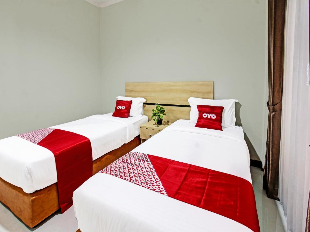 Oyo 91617 Hotel Mutiara ลอมบอก ภายนอก รูปภาพ